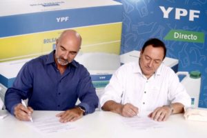 Marcos Capdepont, gerente de Negocios Agro de YPF, y Rubén González Ocantos, gerente de Banca Agropecuaria de Banco Provincia