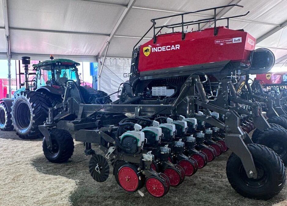 INDECAR en Expoagro regala un tractor Bull con la compra de un equipo de siembra