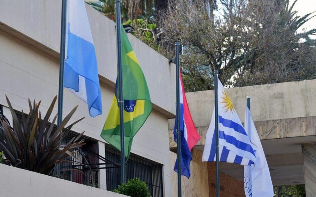 Mirar a los países vecinos